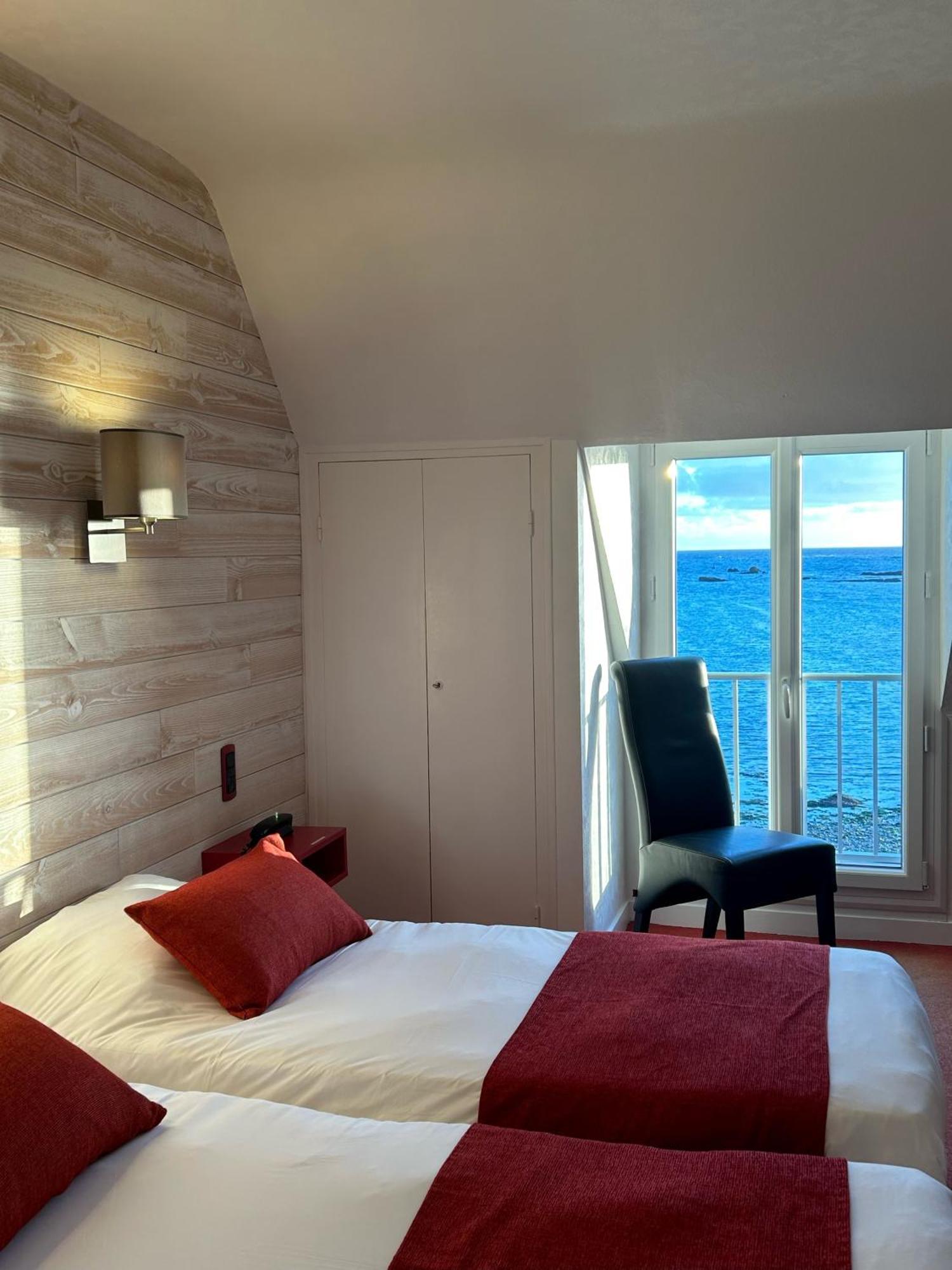 Le Sterenn Hotell Saint-Guénolé Exteriör bild